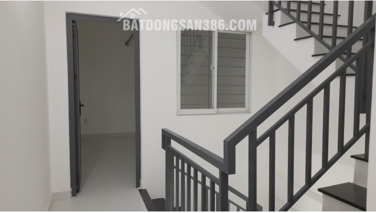 Chính chủ bán nhà mới, nguyên căn 3.4*20m, khu biệt thự, hẻm xe tải 6m, 141/ đường Bàn Cờ P3, Q3, HCM